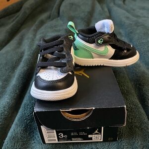 Nike Jordan Kids Black and Mint Sneakers